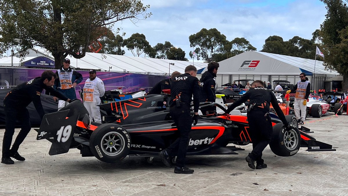 OBGS1908's tweet photo. From 27th, Tommy Smith (OB2020) pushed his #F3 car to 12th at the #AustGP. We’re sure he’s won over a lot of new fans but he’ll always have his old fans including Dylan Alcott AO (OB2008), Aqil Saibo (OB2018) and some very proud BGS staff members #GoTonners #CommunityforLife https://t.co/IOKA1BiSDZ