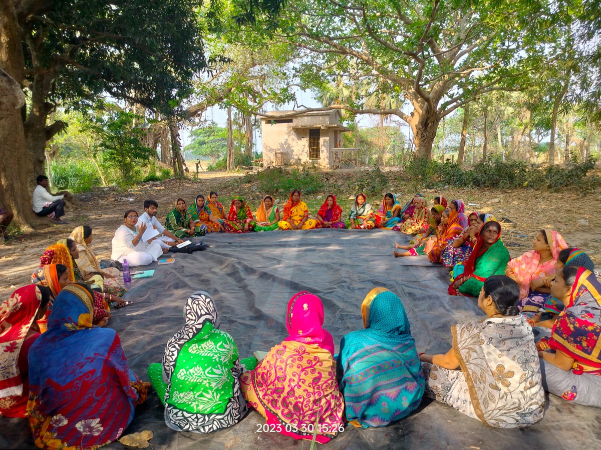 harshatrust's tweet photo. @harshatrust team Jagatsingpur and the farmers of Swanyan Swadhina FPO jointly planned this year's #Kharif crops which will ensure timely and quality input to the farmers.
#kharifplanning #marginalfarmers #instituitionalizasion #farming https://t.co/PMlD2tsc1M