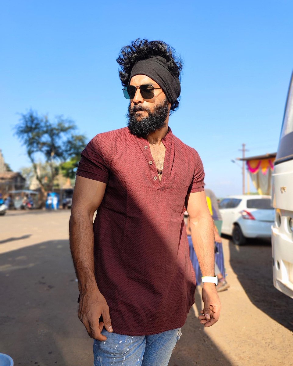 vishhal_n's tweet photo. A WILD PERSON WITH CALM MIND CAN MAKE ANYTHING. ...🦋😇

#calmdown #mindset #life #staysimple #thinkpositive #photo #click #vishhalnikam #kurtalover #attitude https://t.co/rSOo6aWG7L