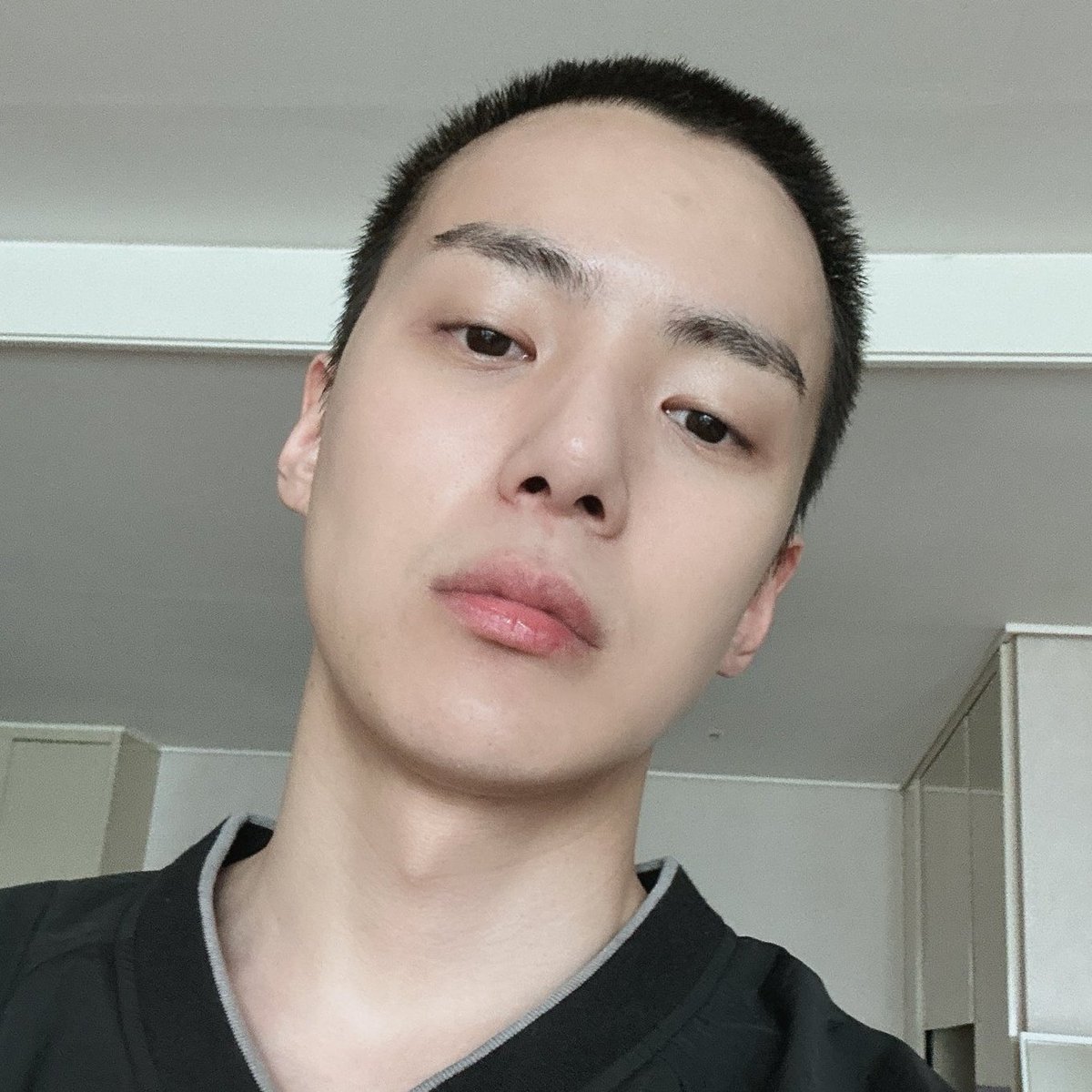 wonraeeyu's tweet photo. i'm gonna miss you so bad my min whale take care of yourself and please be safe. see you soon my sunshine. i love you always დ

#WhaleWillBringYouHome
@OfficialMonstaX 
#MINHYUK #민혁 https://t.co/6wMHByGNkP