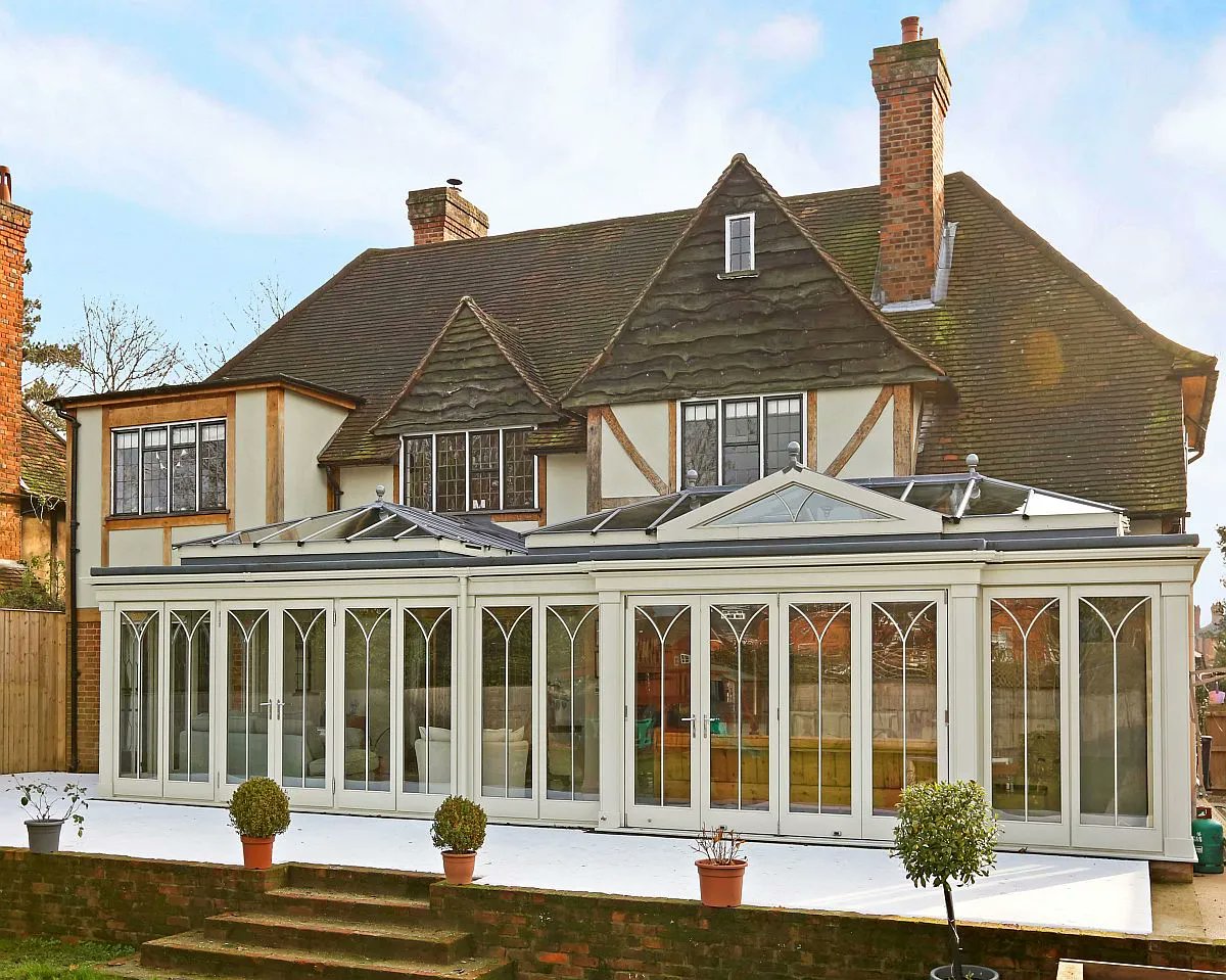 dsalisburycons's tweet photo. Open plan orangery extension 🍊
This large orangery created space for a kitchen extension and an open plan living room and dining room – the perfect spot to host family and friends this Easter holiday period 🏡
#kitchenextension #orangery #openplan #kitchenorangery https://t.co/M707WbdHnO