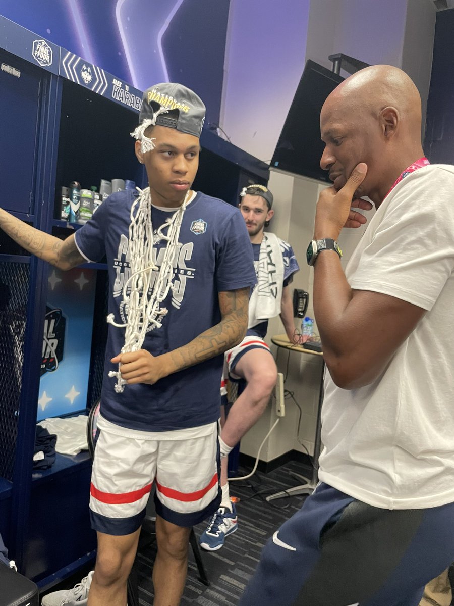 Ray Allen shares a moment with Jordan Hawkins