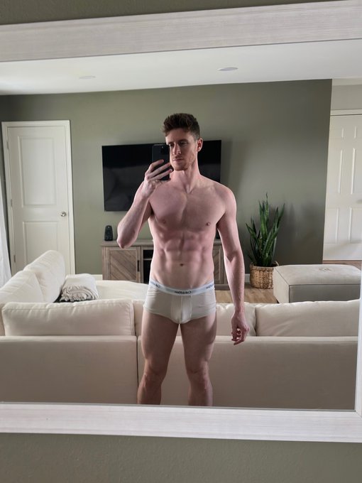 Do you like my Calvins? #fitness https://t.co/QnawKGQ32T