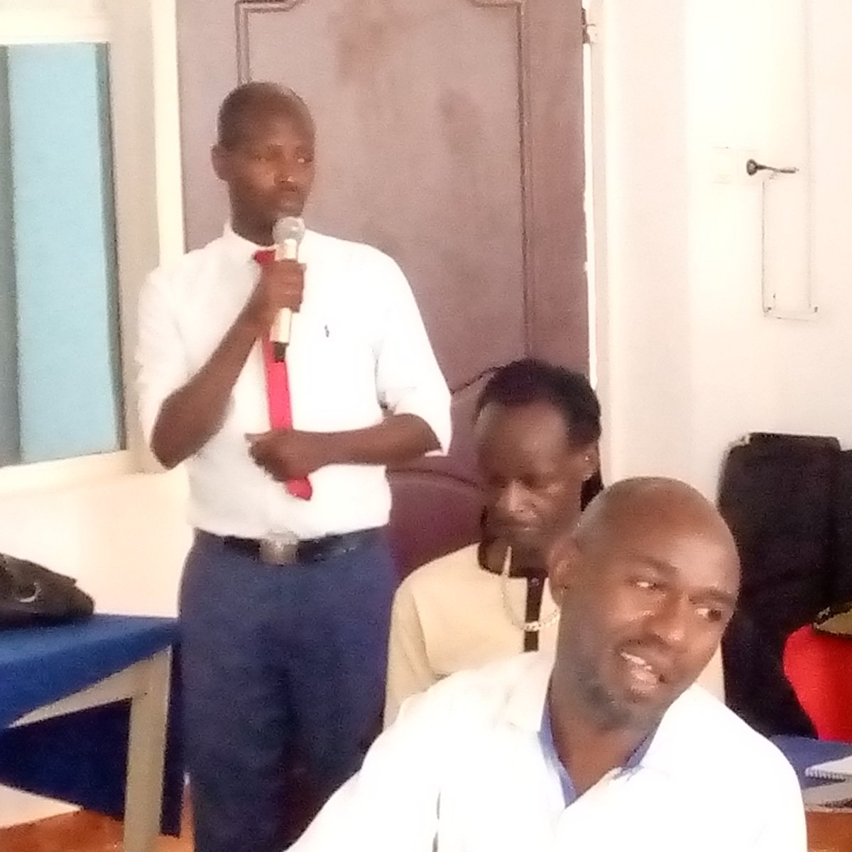 AMusongati's tweet photo. La 1rjour du formation des OSCs Bndi sur le leadership et la bonne gouvernance par consortium REJA,CARE,ActionAid à gitega sous financement de l'UE https://t.co/PyZiY3mXdO