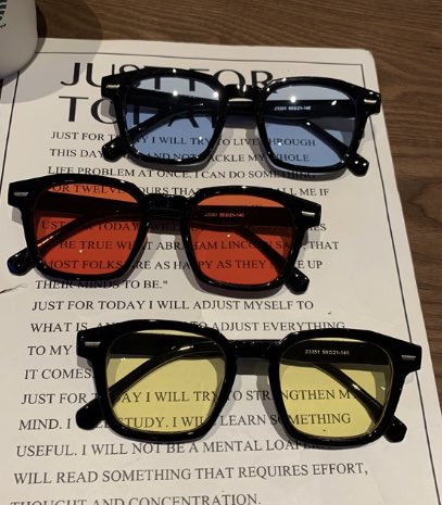 bx__dream's tweet photo. TDS2 Retro Sunglasses 🕶
         (pasabuy)
•DOO : April 10, 2023
•DOP : April 13, 2023

— all items : ₱70, all in
— meet up on TDS2 in MNL Day2 ONLY

see order form for more details and t&amp;c 🤍
⁃c : photos to the rightful owners
link : https://t.co/Z09Is6erzx https://t.co/ARomlD5xCV