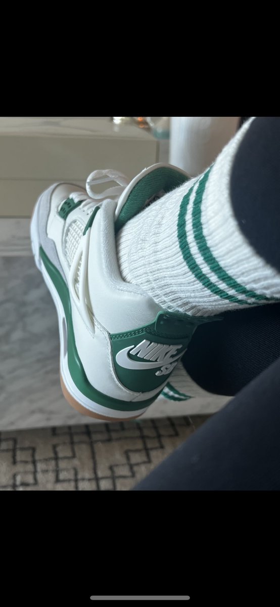 natoriousbee's tweet photo. @StashedSNKRS https://t.co/0bMuRCPTqW