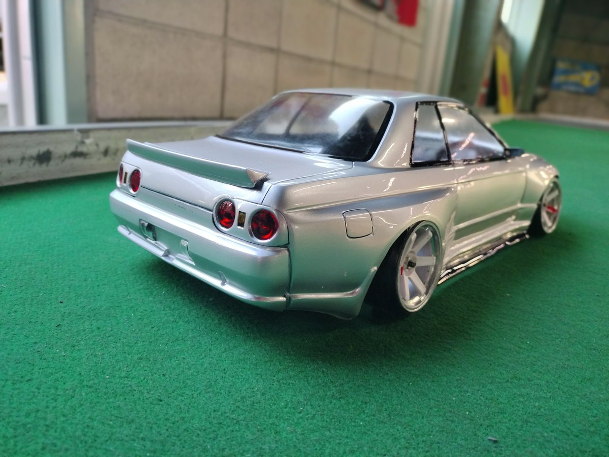 Shiha180's tweet photo. @taharappaaaaaan @AEROX155nvx ホイールベース自体はインフィニティよりも気持ち短いです。
インフィニティがカットラインで260になるので。

リアは200で一緒ですが、フロントは198で少し狭くなってます。

シバタ180用のシャーシでR32を載せただけですが

幅は同じくらい、
長さは180よりちょい長いと思ってもらえればと思います！ https://t.co/eetbUVnXYA