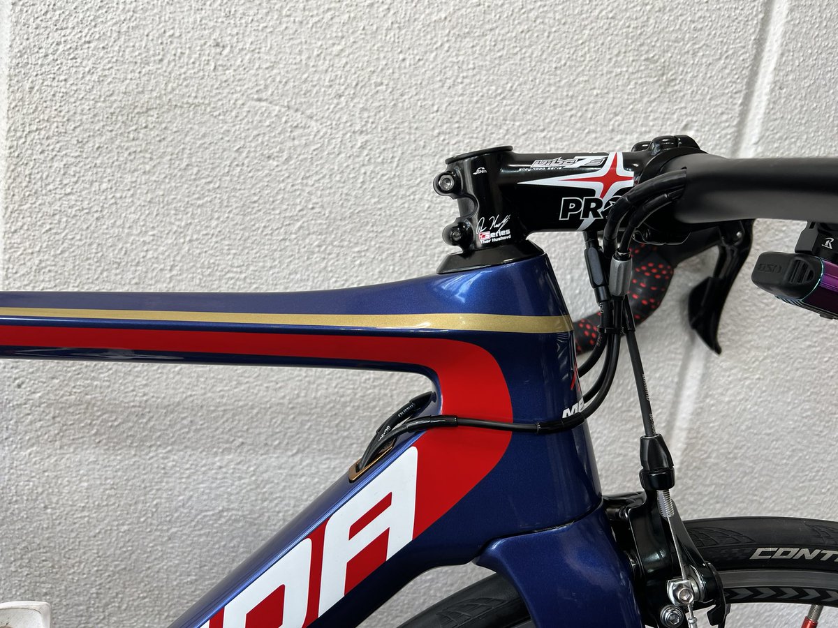 TqgHqo3OIWO6pOF's tweet image. 【merida reacto】SHIMANO PRO VIBEエアロパシュート 内装アルミハンドルバーとPRO VIBE7sステムの交換をさせて頂きました、伴い全ワイヤーケーブル交換、ブラケットカバー交換、バサバサのケーブルをスマートに仕上げさせて頂いております！
#merida
#reacto
#ハンドルステム交換
#あさみフレンド