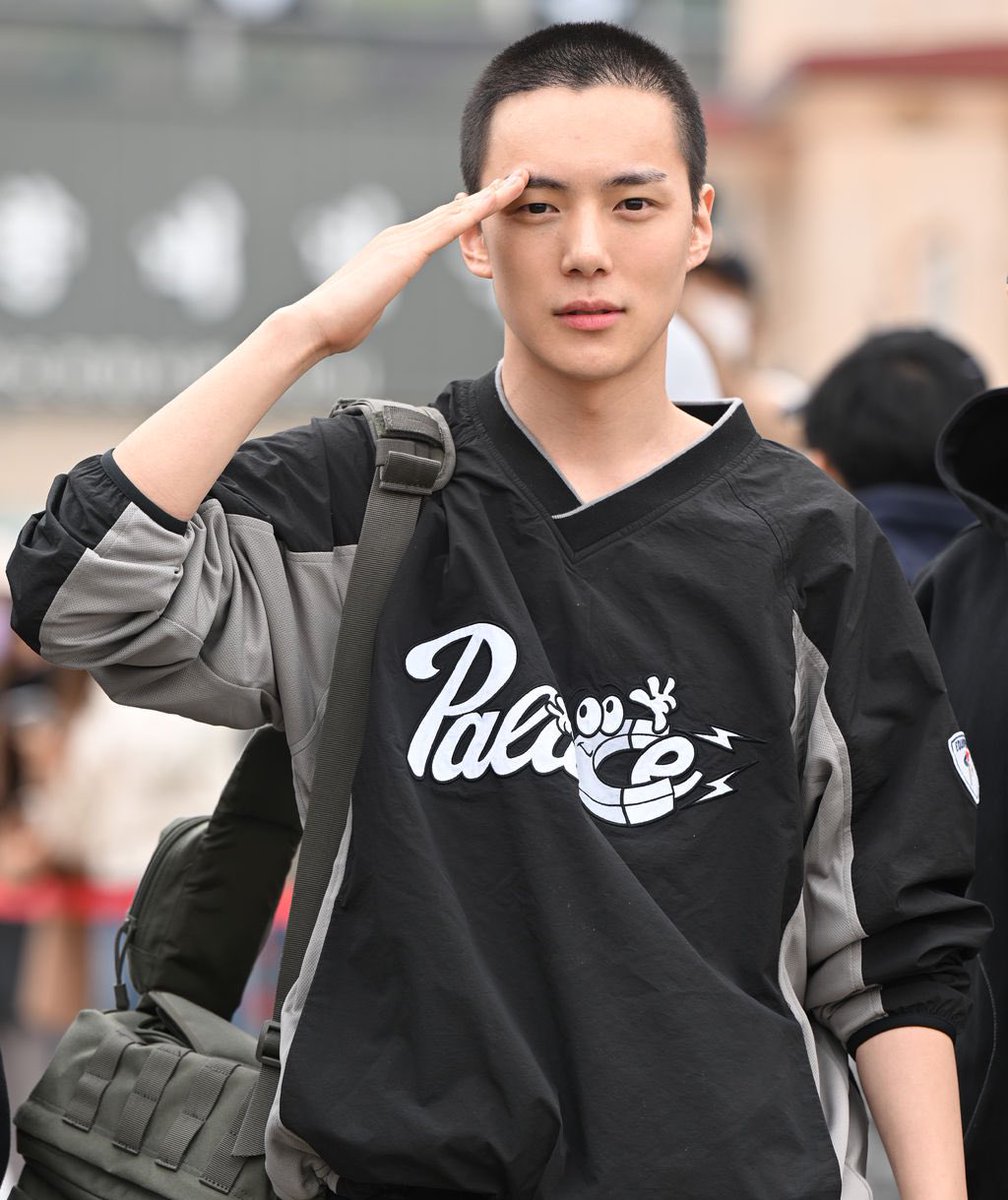 worldwide_mx's tweet photo. [#WWMX_UPDATE]

@OfficialMonstaX's Minhyuk joined the boot camp of Yeoncheon 5th Division on the 4th April. 

According to article Minhyuk is scheduled to be discharged from the military on September 30, 2024.

https://t.co/VcukkAiQap
#MONSTAX #몬스타엑스 https://t.co/Bc1GW6XIdz