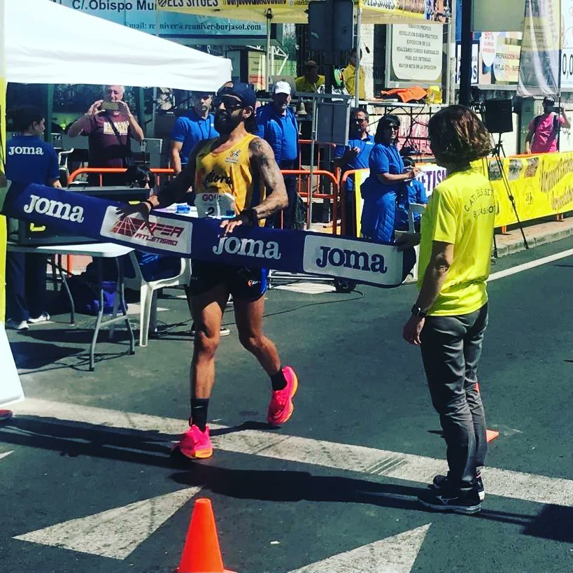 Campeón 🥇 de España 🇪🇸 de 1️⃣0️⃣0️⃣km en ruta 🛣 de nuevo!!! 

Además con récord nacional de las 6️⃣h: 93km633mt ✅ y 3ra Mejor marca de la historia 📜 en 100km... Simplemente fue un "GRAN DÍA".
