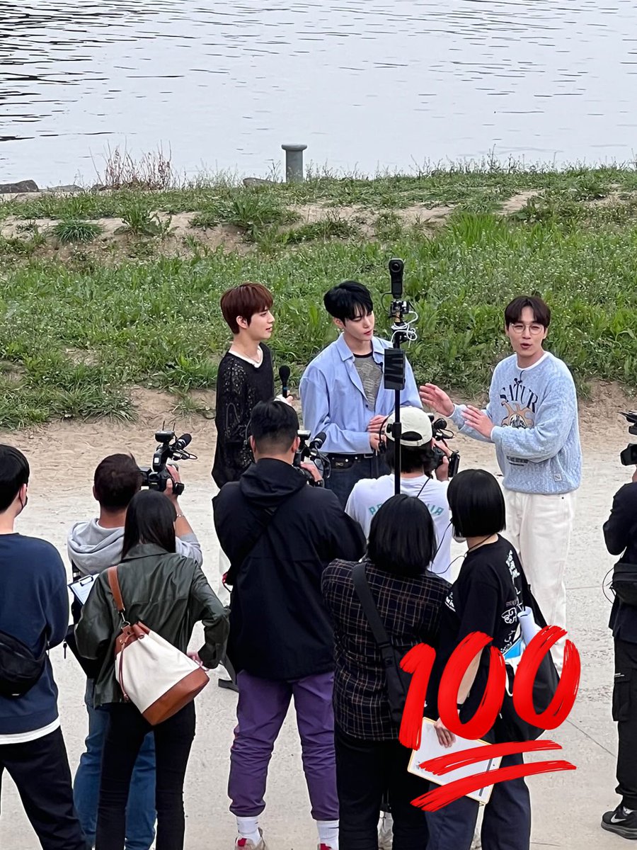 monzinanda's tweet photo. 친구 한강 가서 정우랑 도영이 목격 https://t.co/5YDeNUXon0