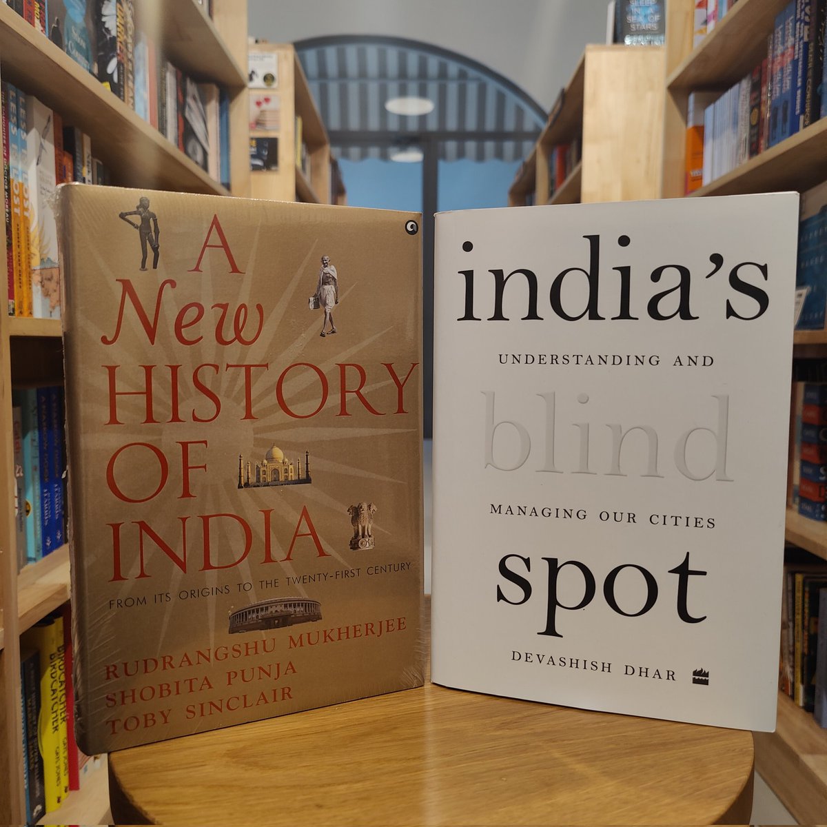 #NewArrivals: Two new books on India have arrived at Kunzum!

India's Blind Spot illustrates that cities are critical to achieving India’s promised destiny.

A New History of India covers all the major landmarks of Indian history from prehistoric times up to the 21st century.