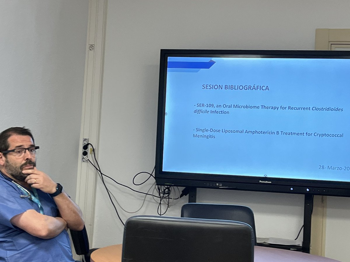 infeccHRUmalaga's tweet image. El #DrRuizMesa nos ha presentado ENSAYO CLINICO F3 @NEJM  #SERC-109➡️Comprimidos orales 💊d #microbioma terapéutica de esporas de Firmicutes. Tras episodio tratado de #Cdifficile 💩en pacientes de RIESGO aquellos que recibieron SERC-109 presentaron MENOS RECIDIVAS❌💩 (enlace🧵)