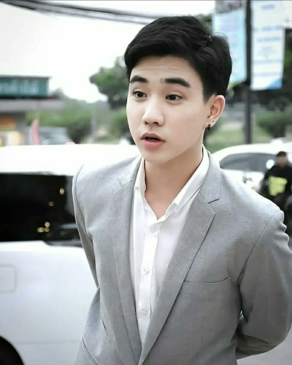 I've been following him since he was that cute until now he is about to graduate from the university...such a blessing for me 🥰🖤
#KDPPE #PerthTanapon #Perthppe