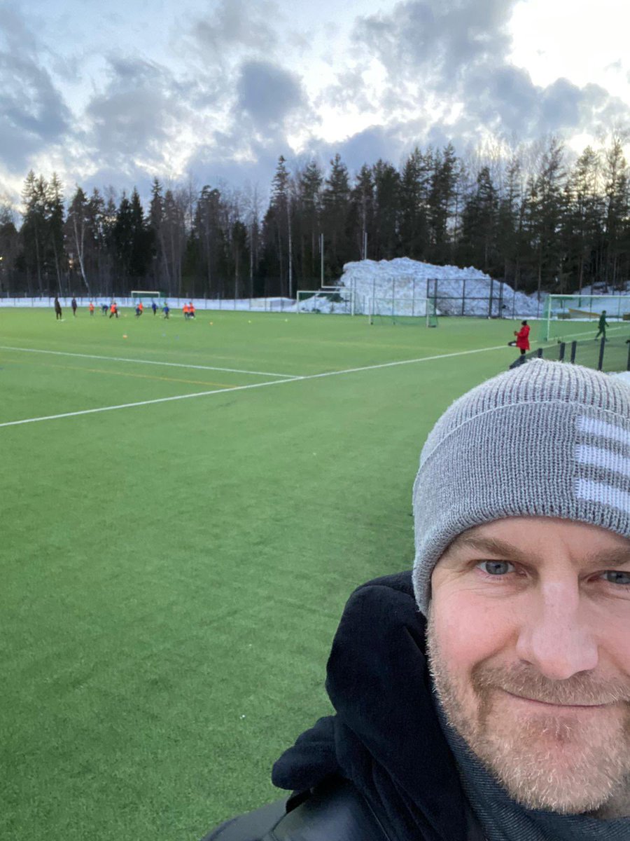 MikkoTaivassalo's tweet photo. VOK-viikko 66/104 menossa. Takana UEFA-C tutorointeja eri olosuhteissa, aktiivisia kursseja ja @HJK_ry sisäisiä koulutuksia💪 Välillä tutustuttiin myös @GullsBasketball koris-meininkiin. #kausi2023 #alkaa https://t.co/aijCqhxunW