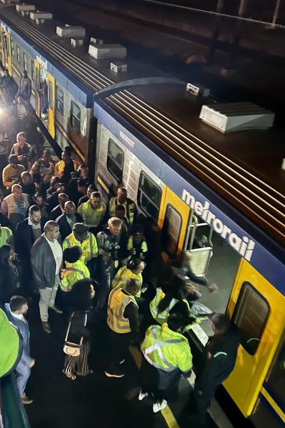 ricardomackenzi's tweet photo. Rail is the backbone of our mobility ecosystem! Getting @MetrorailWC running is critical in building our economy!
Todays journey is about #rebuildingrail and we must celebrate the Nyanga to Langa train service line 🇿🇦
#improvingmobility https://t.co/ANjN0TvOUu