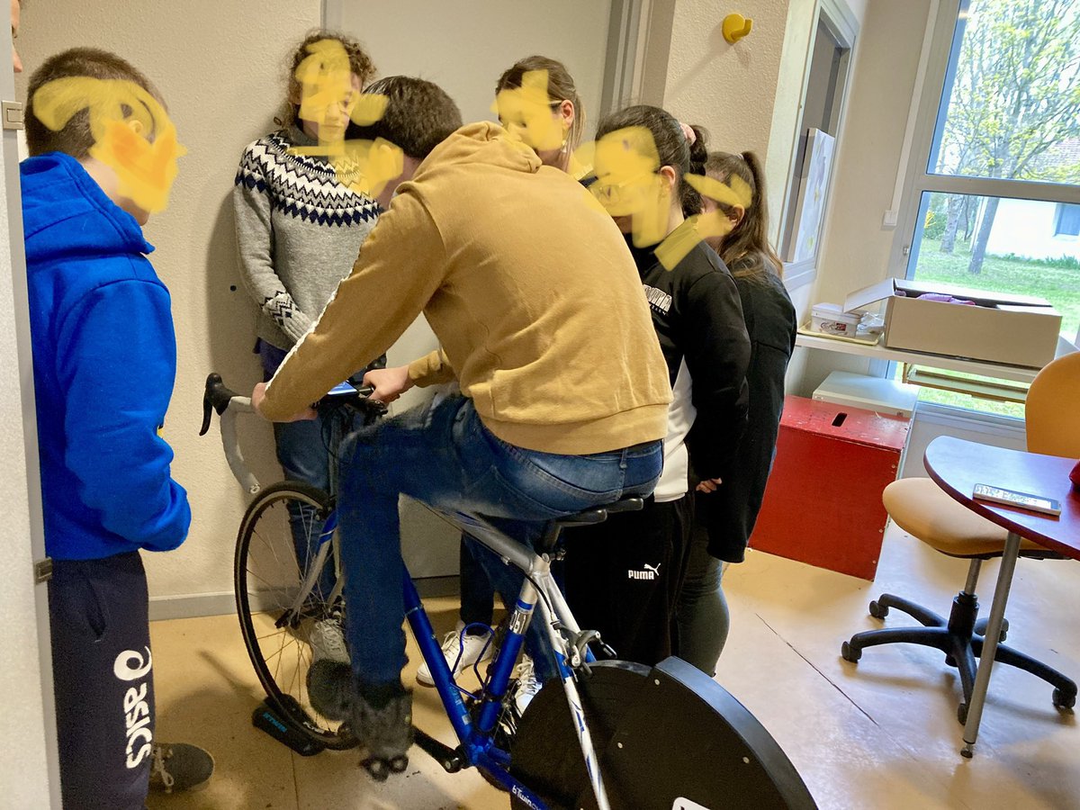 fredelavienne's tweet photo. Semaine olympique J1 :
Les élèves de l’IME ont pris le départ sur le good trainer pour contribuer au défi « St Gervais-Paris »…
Nos  6e se sont éprouvés sur le céci -parcours…dur dur de communiquer ensemble !
@TomBCD21 @BedelCollege https://t.co/Kro3EMz3YP