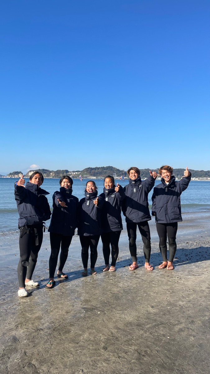 aguwindsurfing's tweet photo. 赤ジャケ・紺ジャケ
私達は、青学が赤ジャケ❤️明学が紺ジャケ💙
をチーム活動する時着ます🚩インカレや、団体戦の時にみんながお揃いで着ている姿はとってもかっこいいです✨

#春から青学　#春からagu  #ウィンドサーフィンサーク　#青学サークル　#マリンスポーツ　#青山学院大学 https://t.co/ef840dVgya