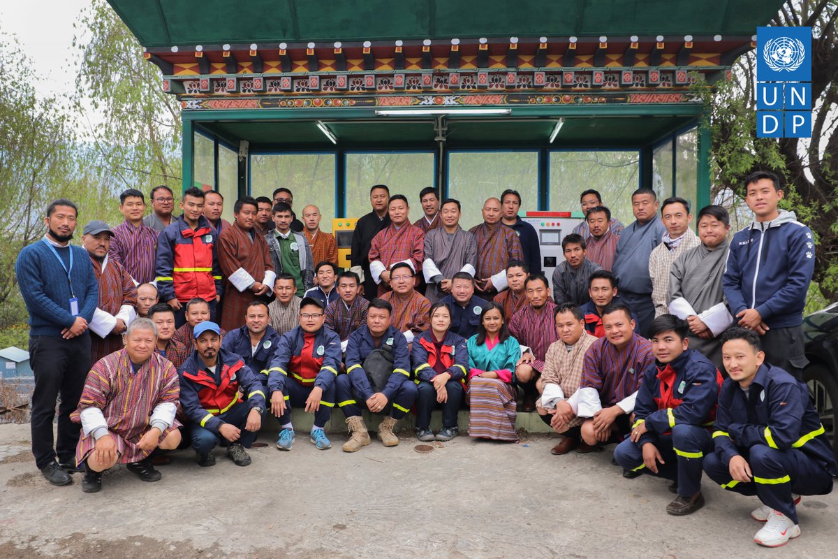 UNDP_Bhutan's tweet photo. From 291๐drivers' switching to #EVs to greening the gov fleet w/ 16 EVs, here's another milestone.
Thanks to the ๐คbet #RGOB, UNDP & #Japan, 50 #BPC engineers & technicians from 20 districts trained on safety measures, maintenance & software update of EV charging stations. https://t.co/Vg72IzvaEK