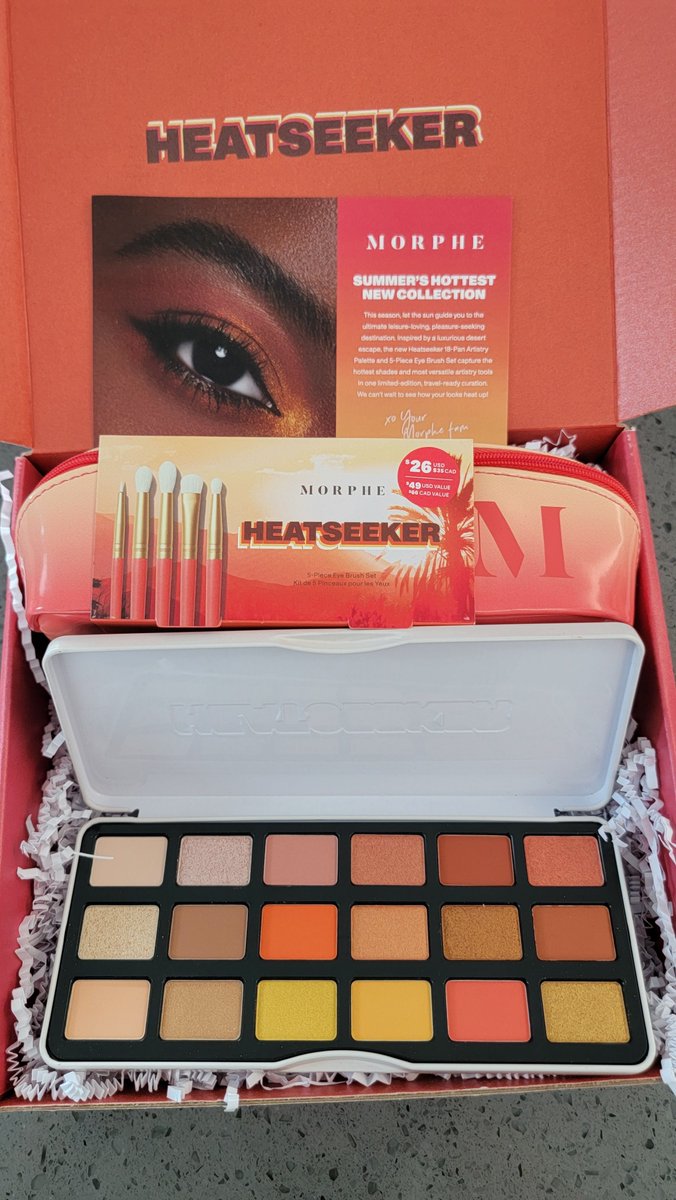Codyjayartistry's tweet image. Thank you @MorpheBrushes !! The Heatseeker collection is 🔥🔥
#morphe