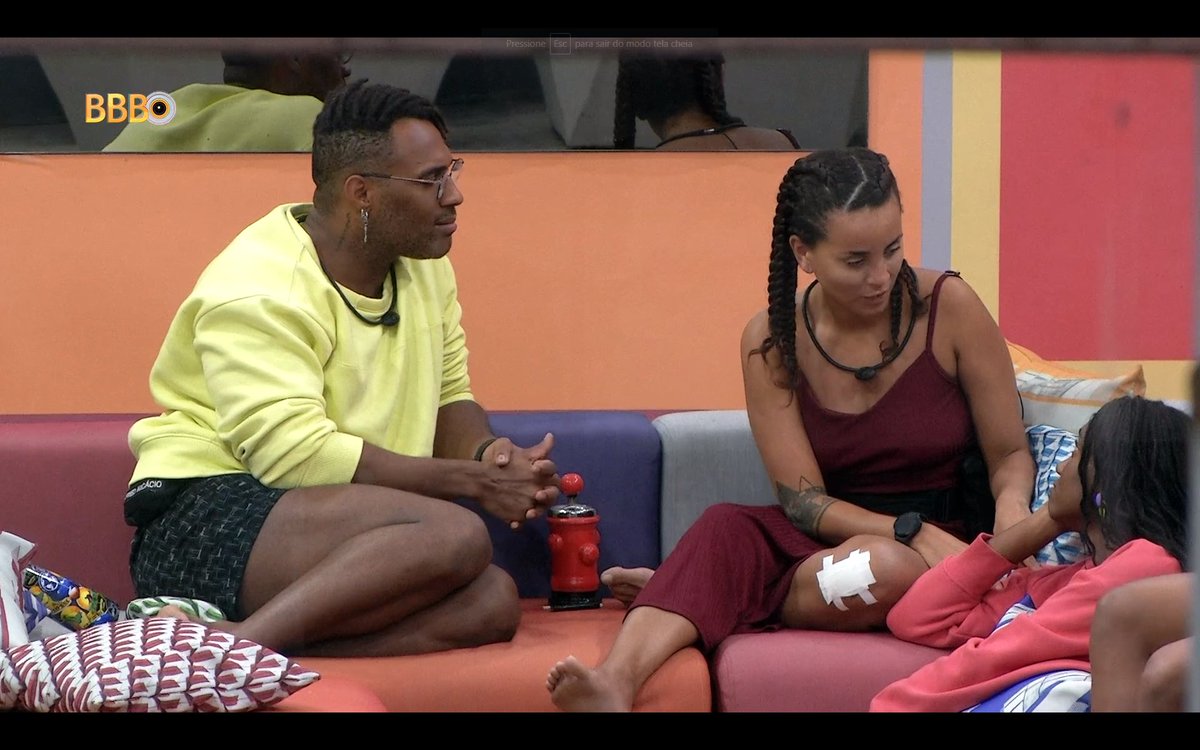 ZAMENZA's tweet image. "Vou me diminuir pra caber num lugar? Demorei 38 anos pra entrar num Projac e no maior reality show do mundo. Se eu sair, com todo mundo com raiva de mim, f0da-se. Se eu ficar, com todo mundo com raiva de mim, f0da-se." (Domitila) #BBB23