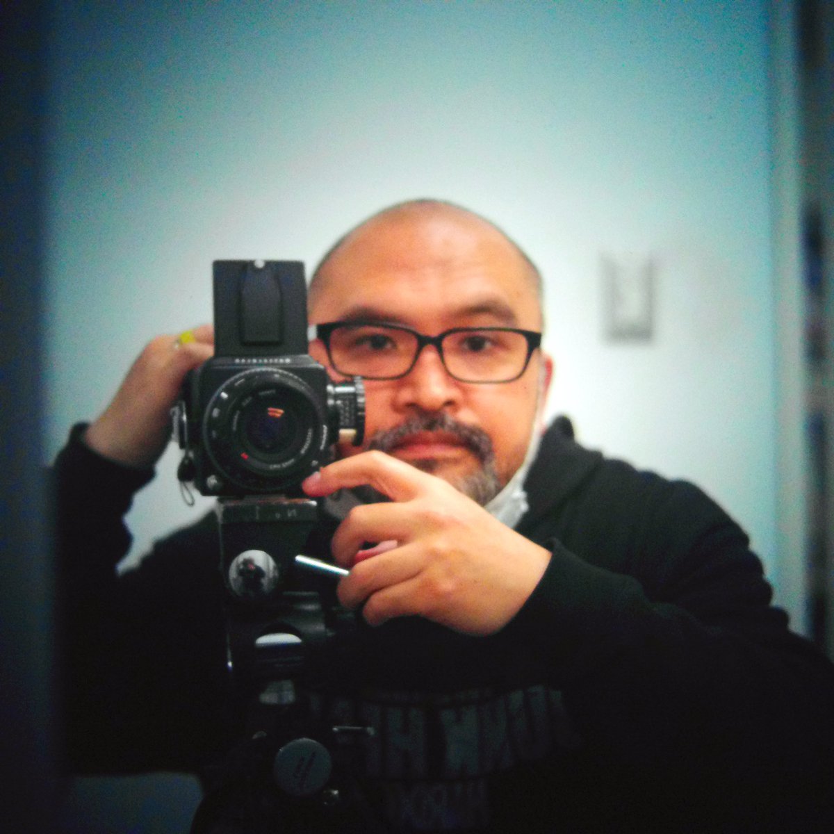 omurot's tweet photo. トイ・デジバックを装着。写りはこんな感じです。ピントきてんのかな? #imbackmf #hasselblad https://t.co/6W7ynC6nzH