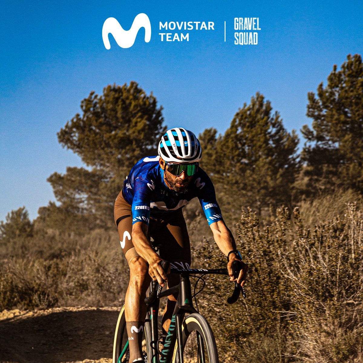 Movistar_Team's tweet photo. Ⓜ️🌪👊 Nace #MovistarTeamGravelSquad, con @alejanvalverde y miembros de nuestros equipos de carretera y esports > https://t.co/BHRv6mfbAO https://t.co/gFoY3dvNkW