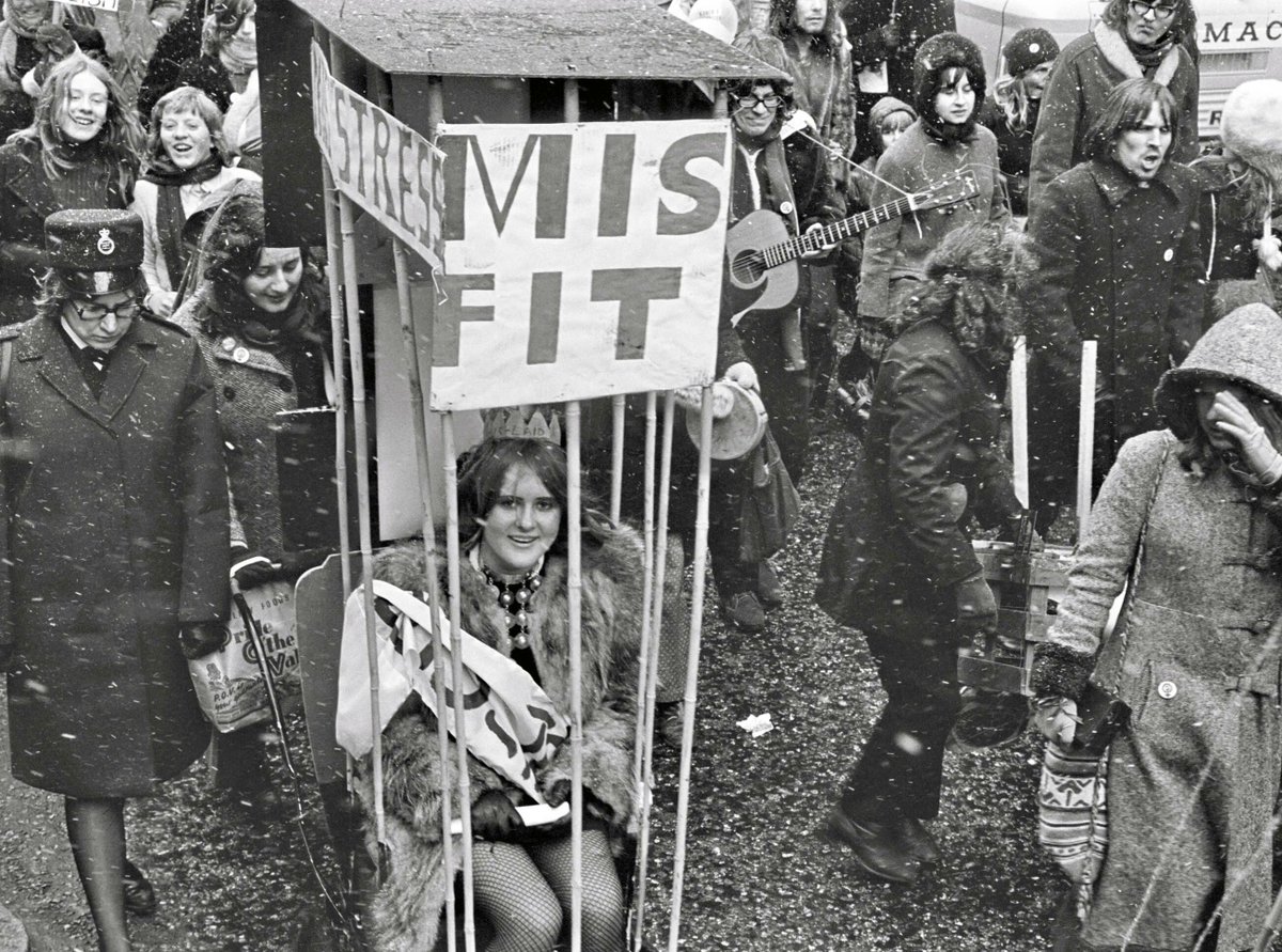 GreenhamWomen's tweet photo. A new exhibition from @FourCornersE2 celebrates images by feminist photographers, who have used their cameras to support social change in Britain from 1968 to the present 📷
  
📌 18 March - 7 May, Four Corners

More info ➡️ https://t.co/rGajHpSPSJ https://t.co/IDJZQ3PuPV