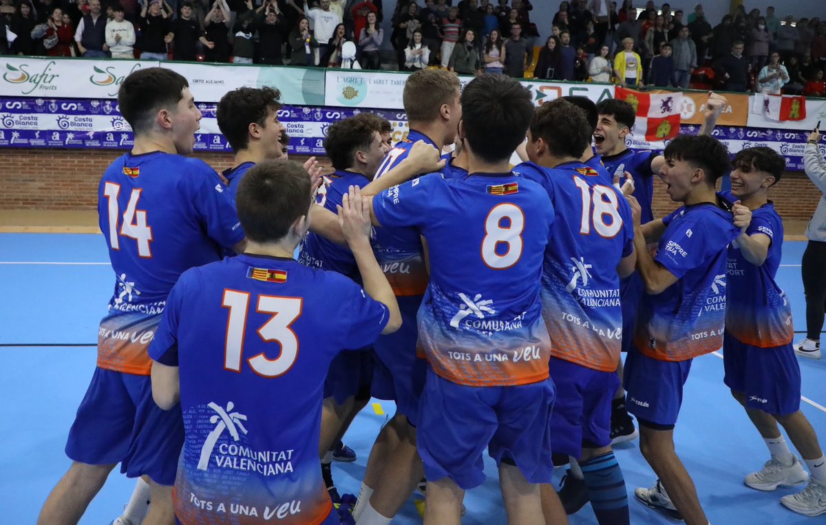 Fbmcv's tweet photo. ¡𝗙𝗲𝗹𝗶𝘇 #𝗗𝗶𝗮𝗱𝗲𝗹𝗘𝘀𝗽𝗼𝗿𝘁! 🥳

Hoy y cualquier día del año, la @comunitatesport es el escenario perfecto para la práctica deportiva 🤾🏼

Comprometidos con los hábitos saludables, la actividad física, la buena alimentación y el descanso 🙌🏼

#️⃣ #ComunitatDelHandbol https://t.co/bKPrNnPOPe
