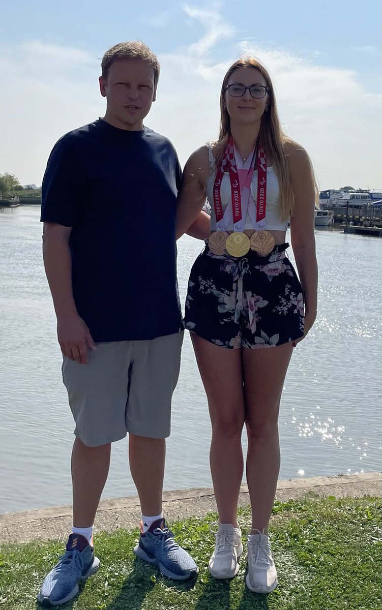Massive Happy birthdays to TWO very special &amp; very important people in my life 🥰
My mum <a href="/DawnZigstar/">Dawn Applegate</a> &amp; my coach <a href="/AlexPinniger/">Alex Pinniger</a> 🏊‍♀️
thank you so much for everything that you both do for me, I hope you have lovely days 🎉