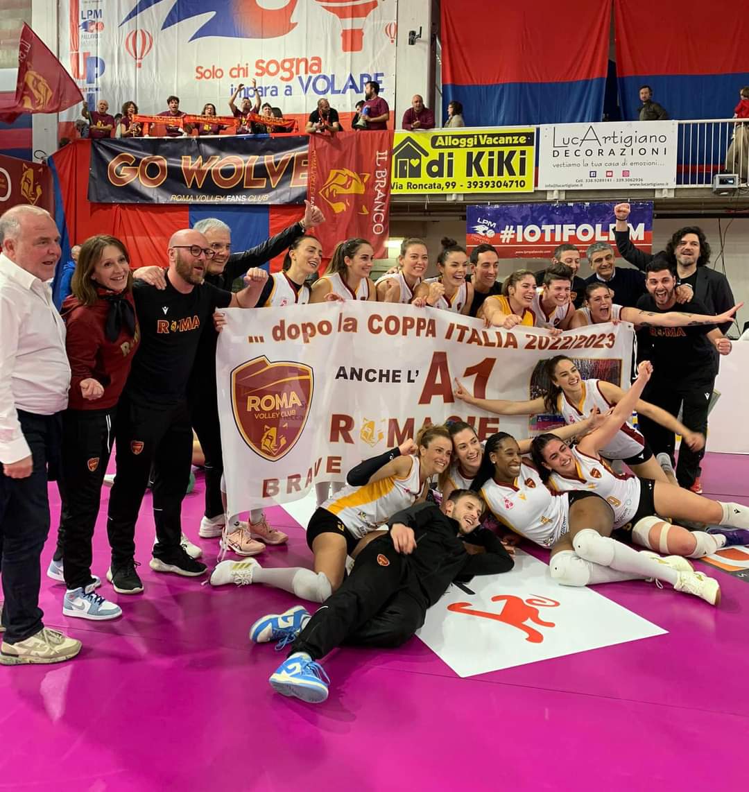 roma_volley's tweet photo. SIAMO IN A1!
Con la 26^ vittoria su 27 gare Roma torna in A1 di volley femminile
#corederoma #lasquadradiroma #unasquadrA1obiettivo #TheSpiritoftheWolves https://t.co/MPjkZgcJEq