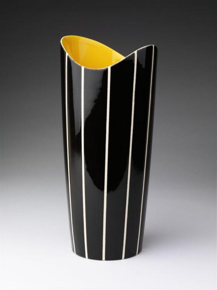 GenealogyBeech's tweet photo. Hornsea Pottery was founded in 194, by brothers Colin and Desmond Rawson supported by Philip Clappison. It was Philip's son (William) John Clappison who was to design many of their pieces in the 50s and 60s. They specialised in tableware and https://t.co/7FLd9r9IKd