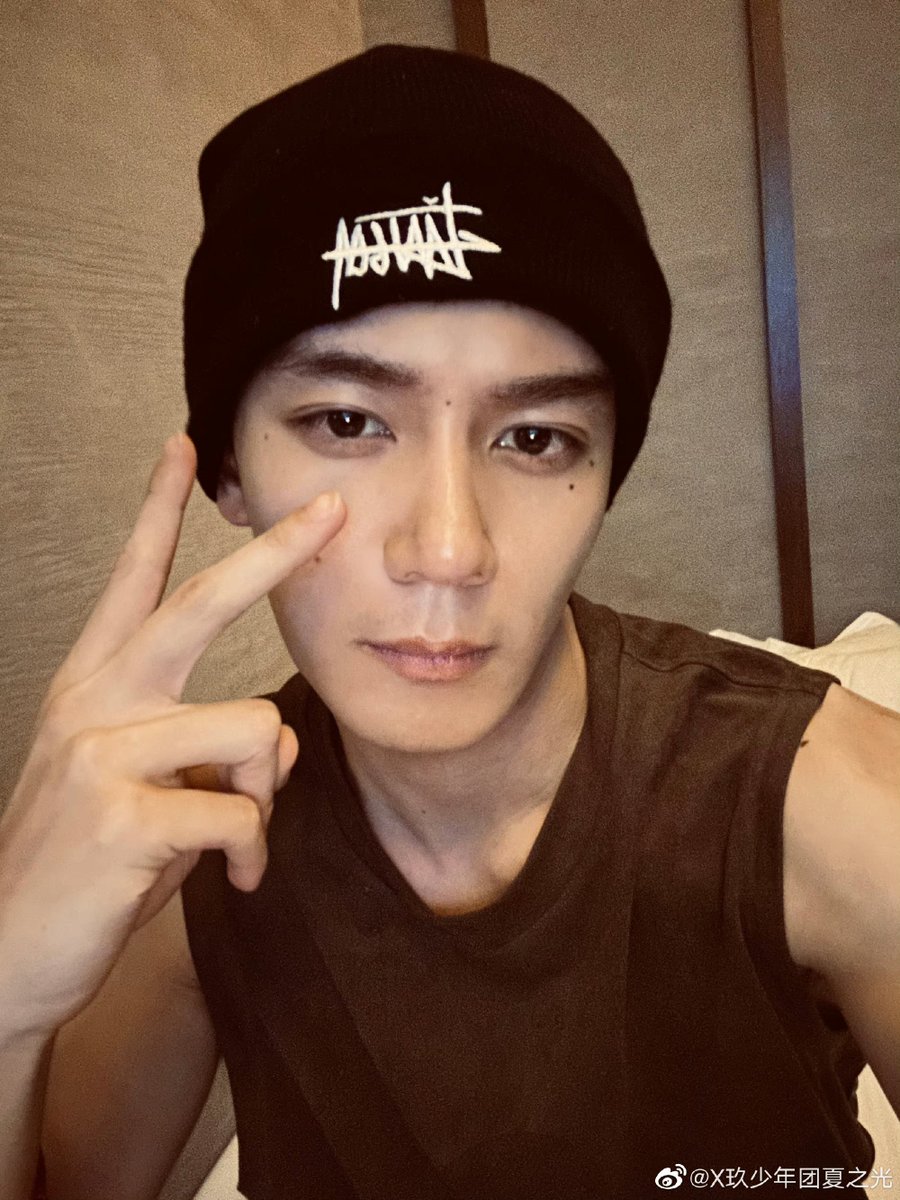 11xr1se's tweet photo. 230404 xiazhiguang🤍

“cracked 3 eggs and there is 5 egg yolk, wish everyone good things come in pairs” https://t.co/SYTNw1xn7u