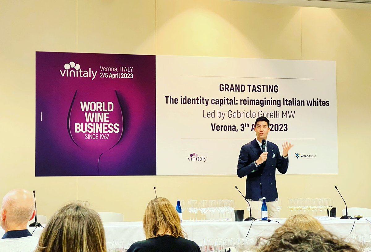 You don't normally go to a wine fair for masterclasses, but this one was fantastic. 
The identity of great Italian white wines, tutored by Italy’s 1st MW Gabriele Gorelli. 
I loved the Petite Arvine and the idiosyncratic Fiorano Bianco from Lazio (!). 

#vinitaly #vinitaly2023