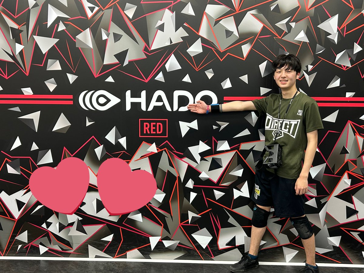 HKikuyo's tweet photo. なんと！本日公式HADOチーム｢DIRECT｣
のRen選手がご家族様と共にカリーノ菊陽店にプライベートで来てくれました！😳

レベルの高さにおもわず終始魅入ってしまいました！😍

｢DIRECT｣の皆様のより一層の活躍を、
心よりお祈りいたします！

@Ren_HADO 
@direct_hado 

 #HADO
 #DIRECT https://t.co/vUb6PdtVCp