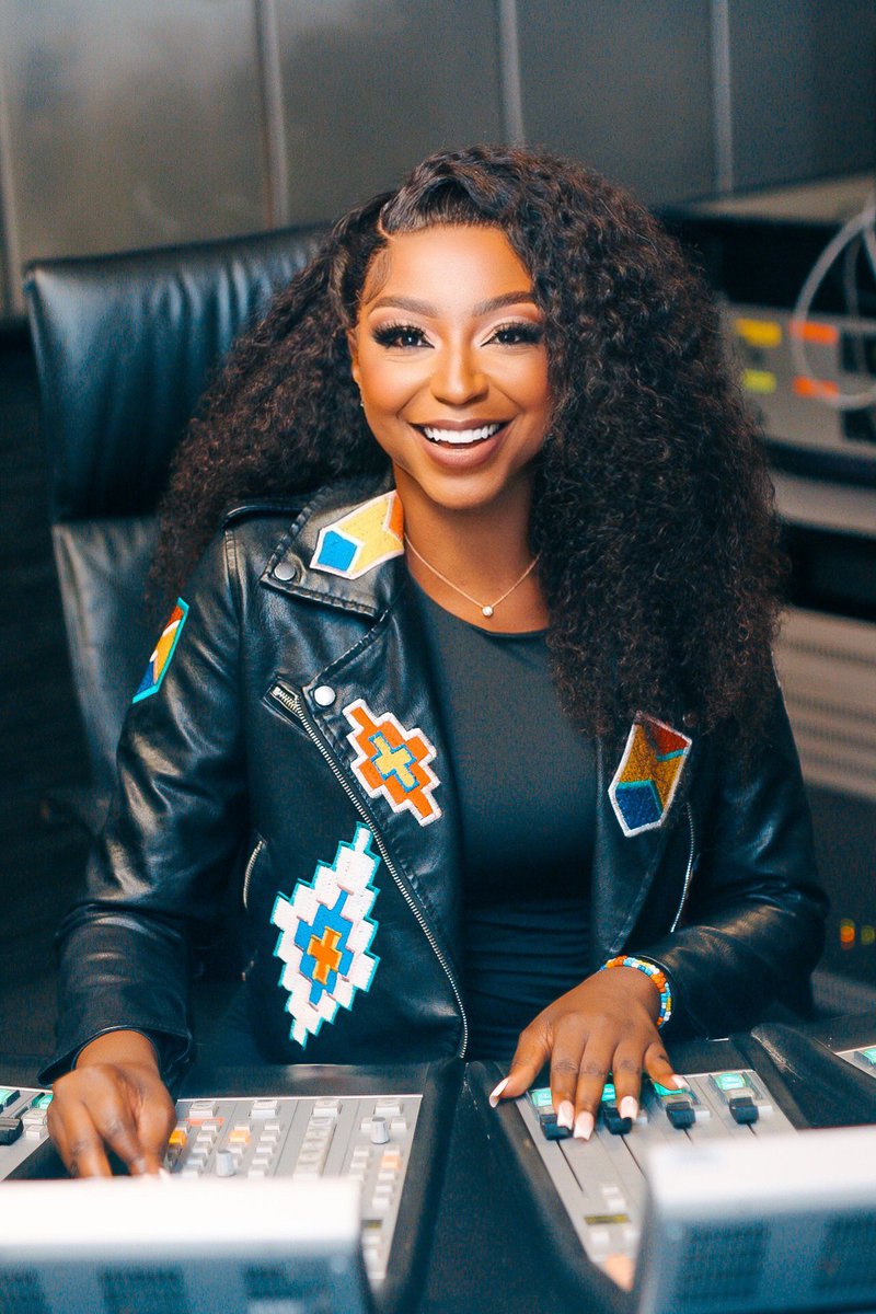KhutsoTheledi's tweet photo. You are strong enough for whatever happens next. 

Every day is a new beginning, treat it that way. Break away from what might have &amp; move.
Look fear &amp; hurt in the face &amp; say "move aside, you're in the way."
Be brave with your life! 

#AHiFambeni Let's #BreakAwayWithKhutsoTheledi https://t.co/FcNqMWgiHo