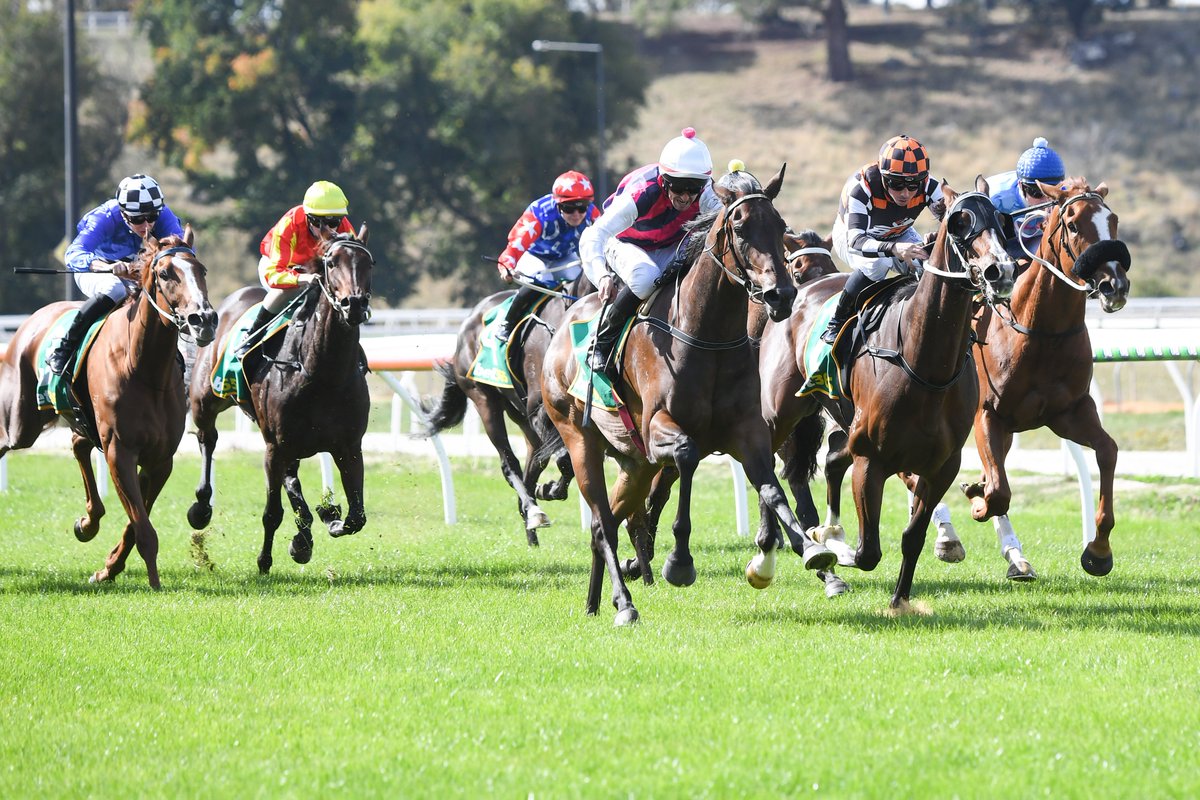 Country_Racing tweet picture