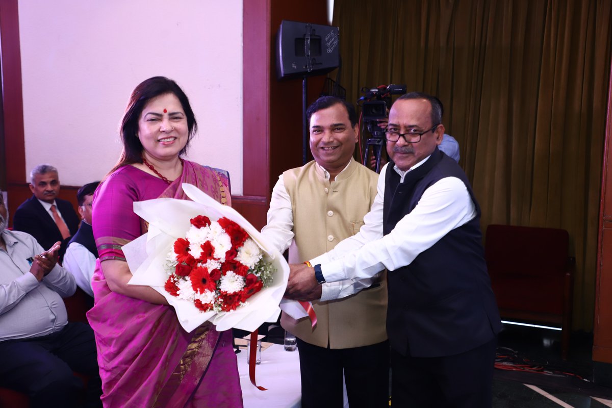 healfoundation1's tweet photo. Successful completion of 1st edition #healthcarechangemakersconclave &amp; awards. We were delighted to host the best of changemakers in the healthcare domain.
Chief Guest: @M_LekhiSmt Meenakshi Lekhi, Union Minister of State for External Affairs &amp; Culture 

@SPAGAsia @eletsonline https://t.co/2jBAUxra45