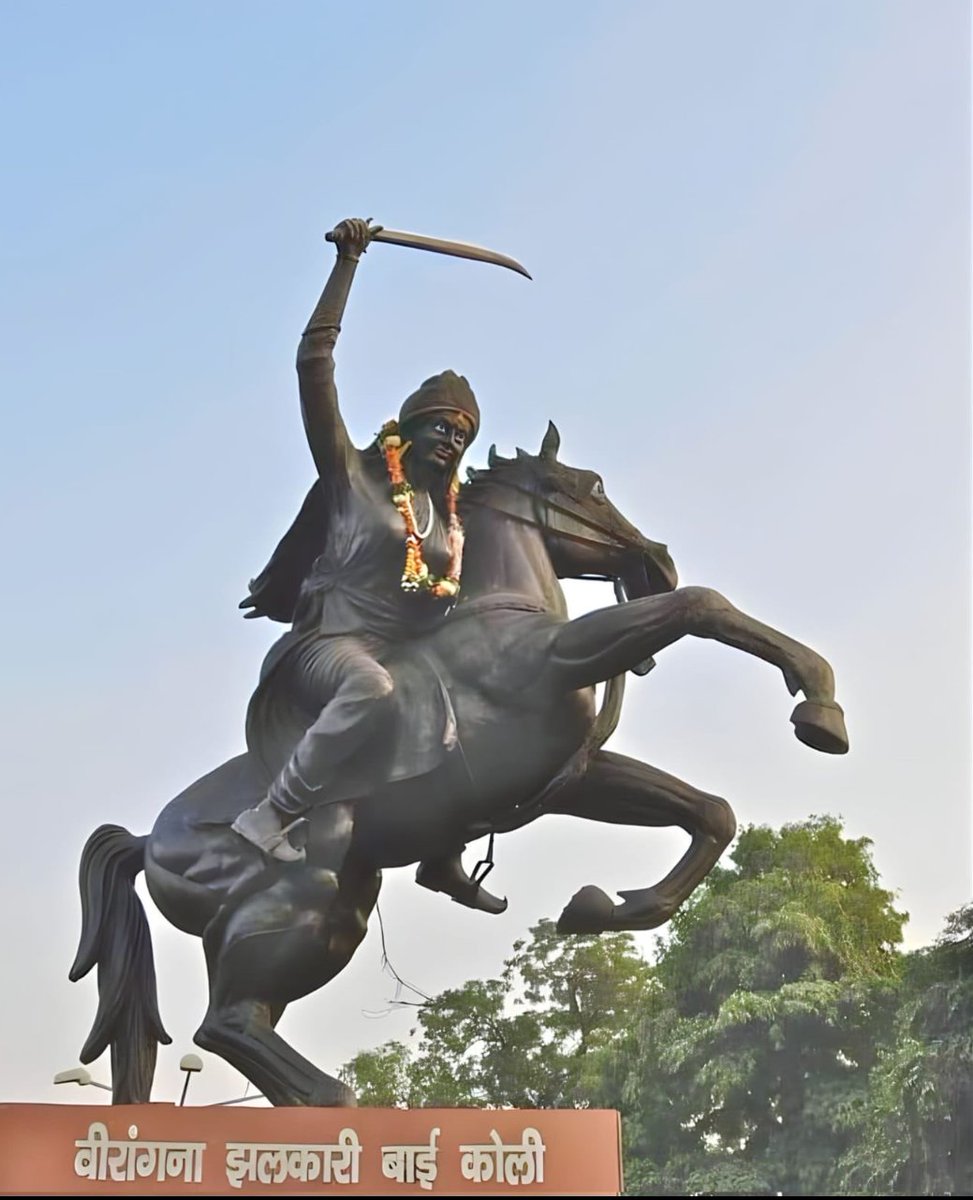 #Jhalkaribai was a woman soldier who played an important role in the Indian Rebellion of 1857. She served in the women's army of Rani Lakshmibai of Jhansi. She eventually rose to the position of a prominent advisor to the queen, Rani of Jhansi.
#वीरांगना_झलकारी_बाई 
#वीरांगना