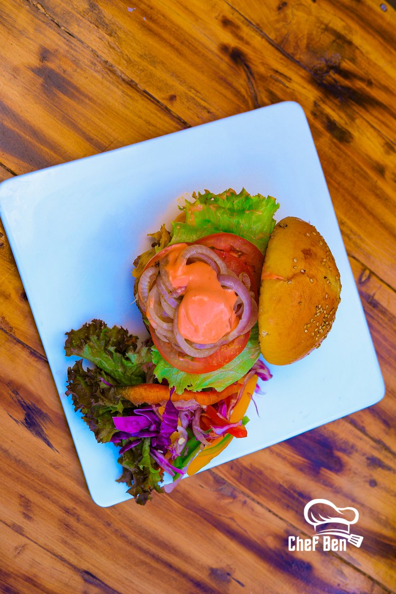 ChefBen_34's tweet photo. Good choice. We are the best at what we do and we will not disappoint you! Enjoy your meal. π call 0704746981 to place your order
#burger #yummyyummy #burgerlover #foodie #cheflife #chefben #kubaegiikonechefben#lunch https://t.co/rYEah86c3B