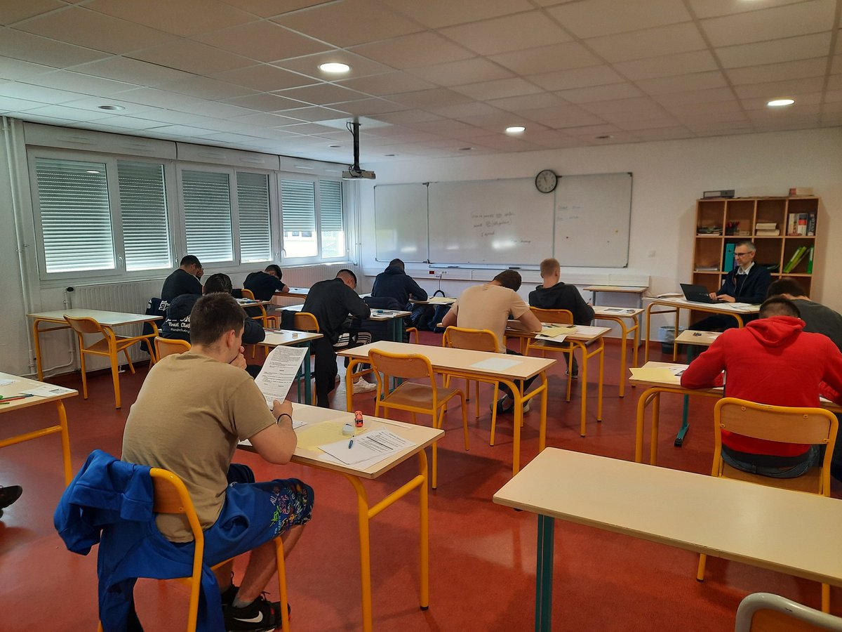 LPEiffel's tweet photo. #Bac Blanc au Lycée cette semaine... https://t.co/UJrJxG8UwH