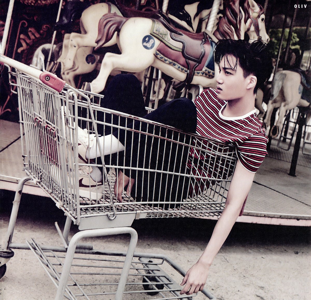 ExoTWTBot's tweet photo. Okay but this Jongin with this Minseok https://t.co/1IFYnEzGCA