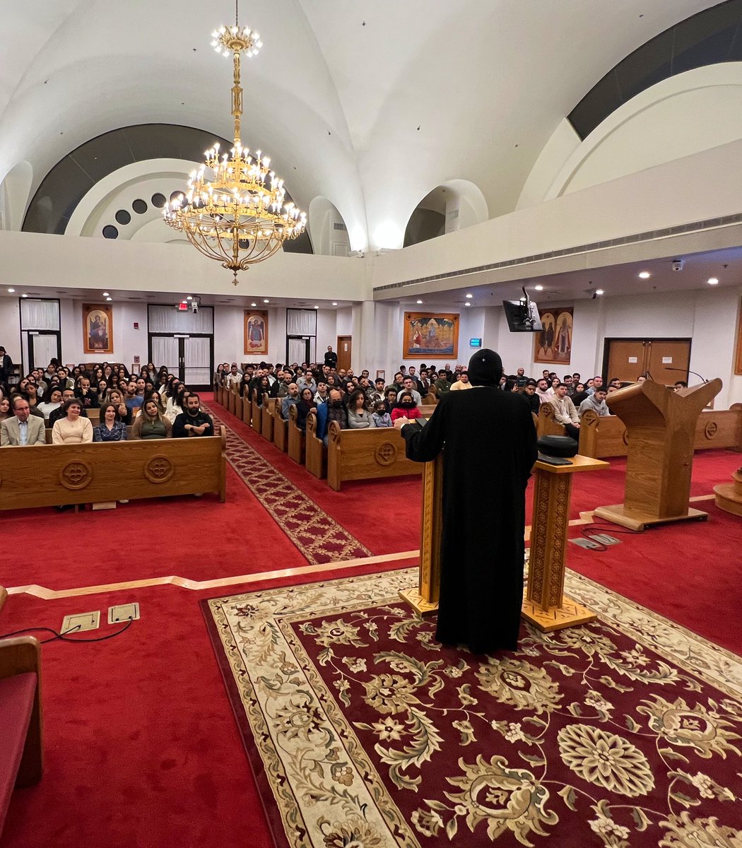 BishopAngaelos's tweet photo. A joy to be with my dear friend @Fr_MarkHanna and the youth and clergy of @AAMichaelOC for a @AAMYM16 and @AAMGSYM combined youth meeting, reflecting on the coming #HolyWeek and our Lord’s example of faithful stewardship, and powerful and gracious restraint. https://t.co/8VxxYSSqNG