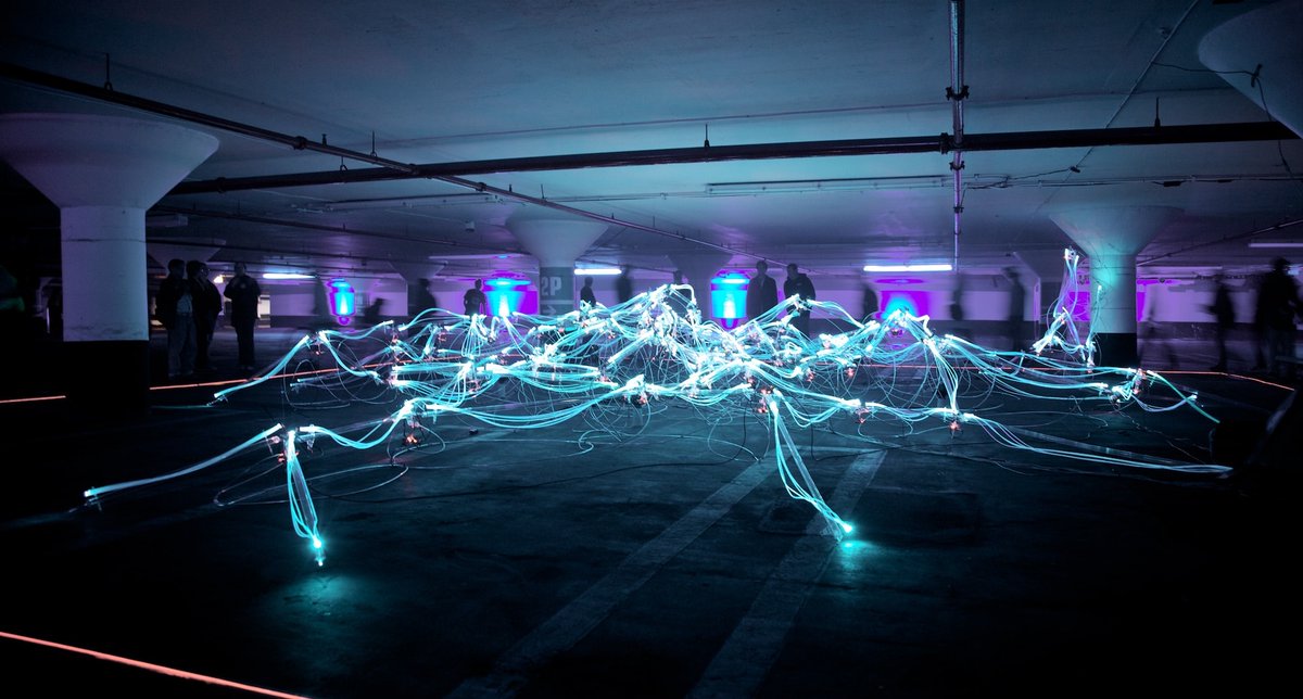 Vad sjutton är ”Opt-in Revolutionen”? <a href="/JesperAstrom/">jesperastrom</a> presenterar en spännande spaning där han bland annat skriver att microgrids (decentraliserad tillit) + affär kan bli framtidens modell för samordning och leverans > mot2030.se/trender/opt-in