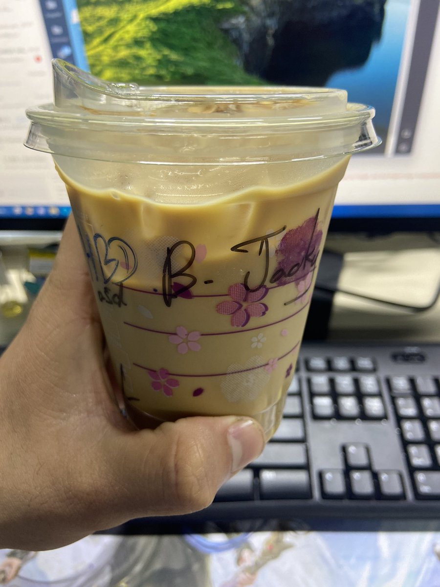 Ly68694497's tweet photo. Pre BD from Starbucks https://t.co/ohVdWkr5Ml