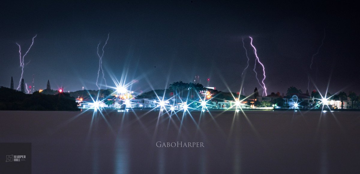 Gabo_Harper's tweet image. Lo que nos regaló el cielo hoy fue otro level!!! Lo único que se puede hacer es agradecer a la naturaleza por tremendo espectáculo que nos regala cada vez qué hay tormenta eléctrica, muchos la sufren y otros como yo las disfruta al máximo. #guayaquil #tormentaelectrica