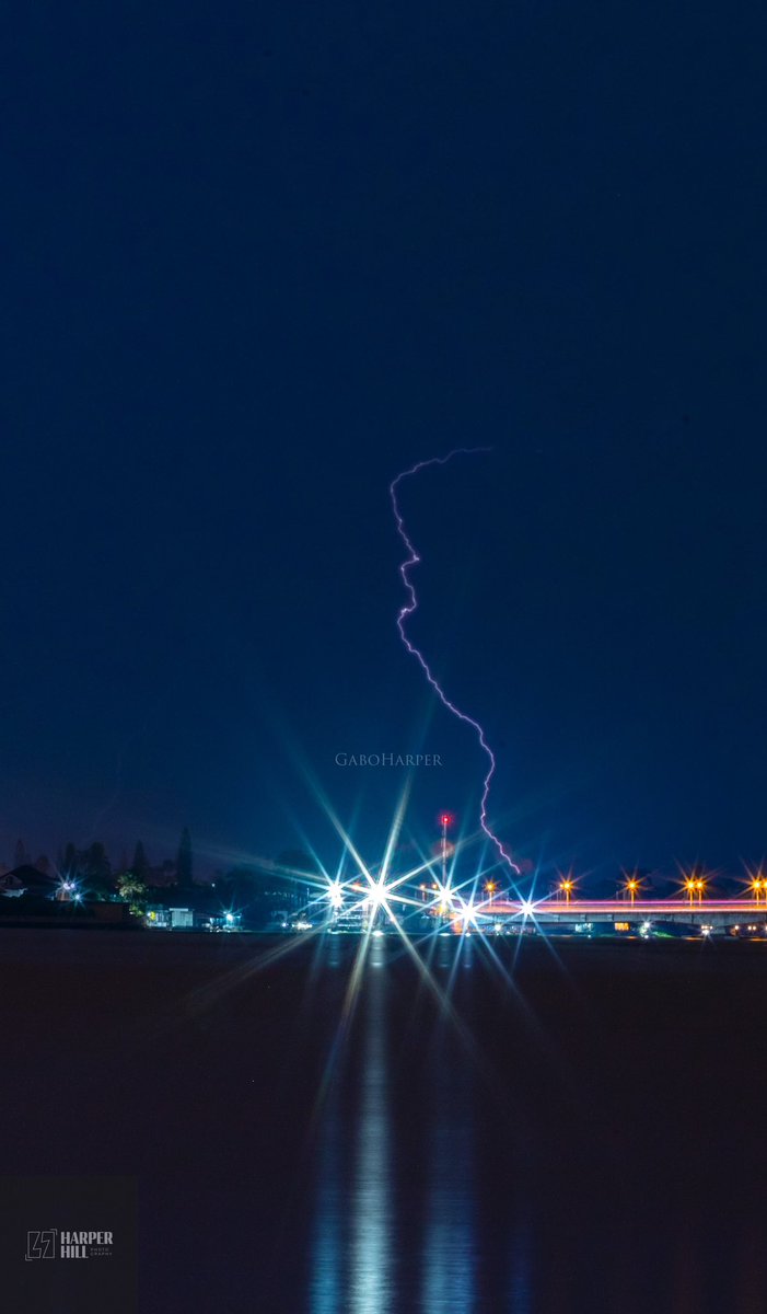 Gabo_Harper's tweet image. Lo que nos regaló el cielo hoy fue otro level!!! Lo único que se puede hacer es agradecer a la naturaleza por tremendo espectáculo que nos regala cada vez qué hay tormenta eléctrica, muchos la sufren y otros como yo las disfruta al máximo. #guayaquil #tormentaelectrica