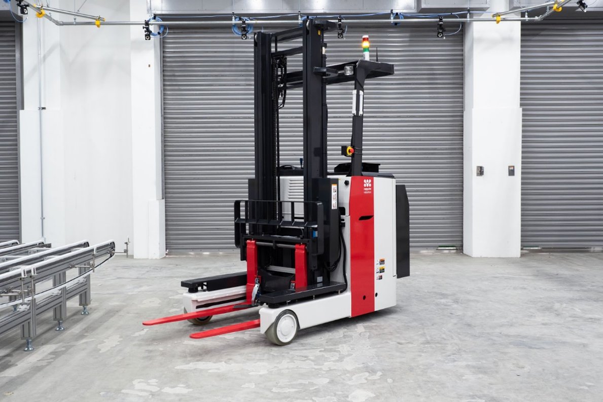 RapyutaRobotics's tweet photo. Tokyo, Japan - Rapyuta Robotics, Co., Ltd., the pioneer in Cloud Robotics, has introduced the “Rapyuta Autonomous Forklift” to its lineup of warehouse assistive robots. https://t.co/7mgq6DWxu3