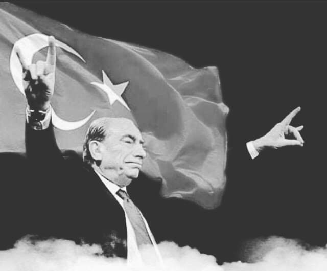 "Hepiniz birer bayraksınız onu leklemeyin, yere düşürmeyin"
Rabbim rahmeti ve mağfiretiyle muamele eylesin.