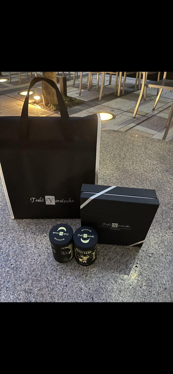 voyageriko's tweet photo. #ルーブル美術館展　#ブラッスリーポールボキューズミュゼ　#国立新美術館
#Tishi Yoriizuka 
行ってきました❣️感性を磨きに　大好き  #Parisルーブル美術館を　思い出しながら　六本木へ❤️
ホゥッ〜と　綺麗な作品を前に　ピッ❣️と刺激を受け　　家族に　お土産の　#ヨロイヅカトシさんの　スゥーッ🍰 https://t.co/PvScxlXRYC
